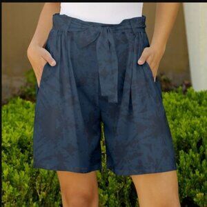 Navy & Gray Abstract Belted Pocket Shorts